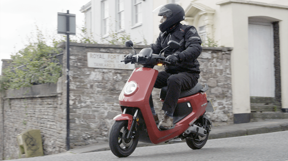 Electric motorbike and scooter reviews: NIU M+